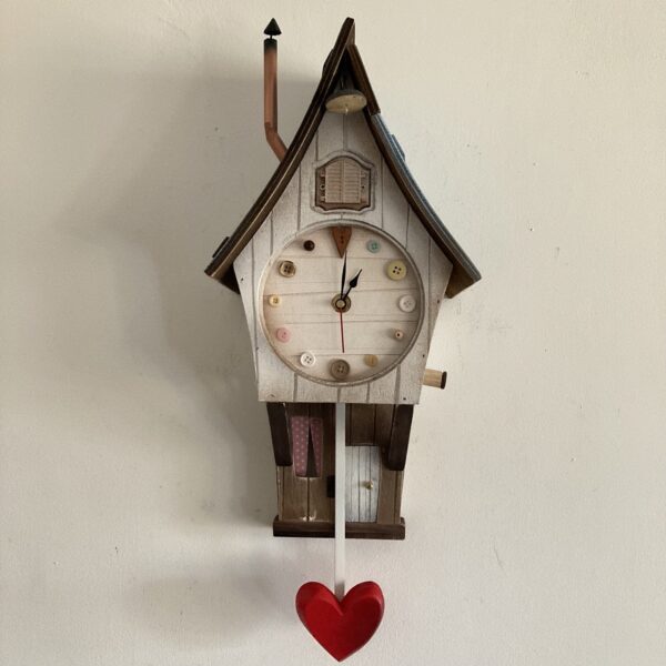 Orologio a cucu' "La Casetta nel cuore del bosco Tenebroso"