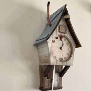 Orologio a cucu' "La Casetta nel cuore del bosco Tenebroso"