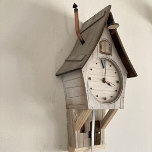 Orologio a cucu' "La Casetta nel cuore del bosco Tenebroso"