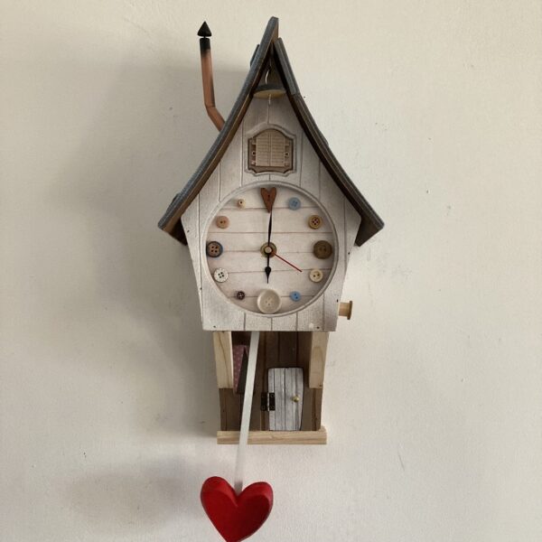 Orologio a cucu' "La Casetta nel cuore del bosco Tenebroso"